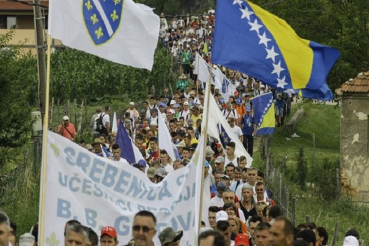 Počeo 'Marš mira 2016' za Srebrenčane