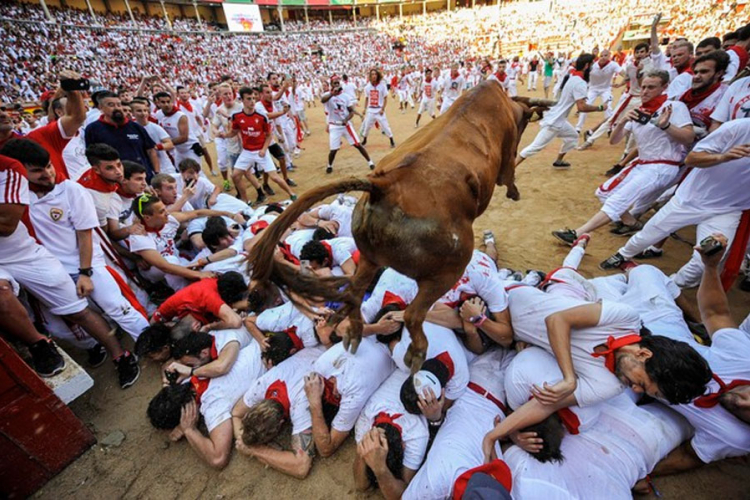 Pamplona: Proboden jedan trkač, sedam povrijeđenih