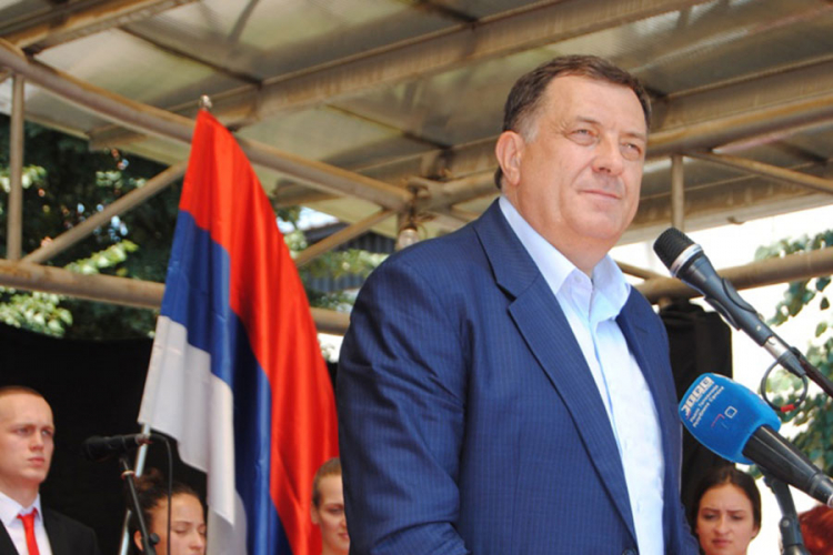 Dodik: Svi će pohrliti u Srebrenicu,a u Bratuncu nikog nema