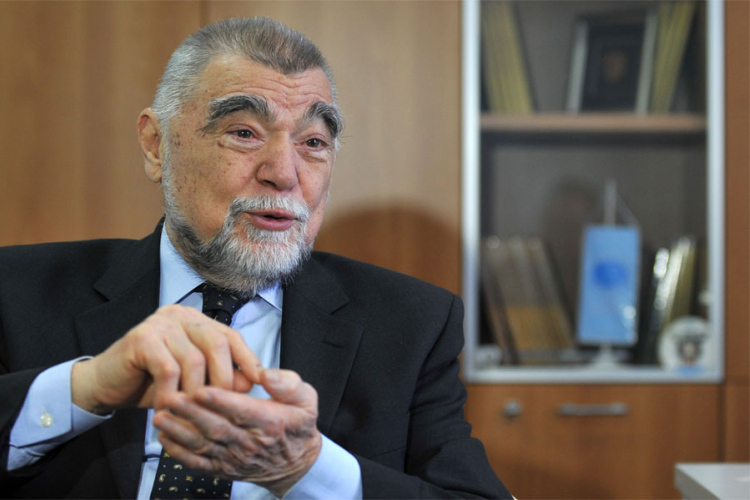 Mesić se vraća u politiku