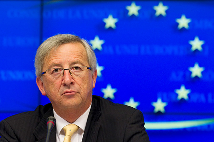 Junker pozvao Mej da se brzo angažuje oko "razvoda" sa EU