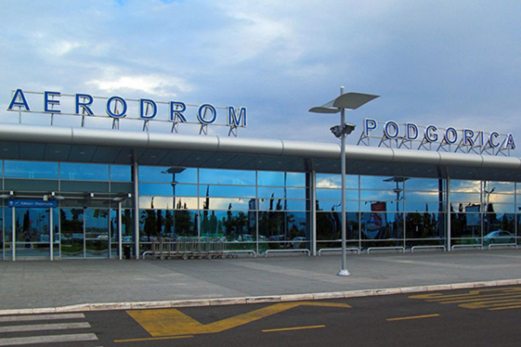 Podgorica: Pijani turci lažno prijavili bombu u avionu