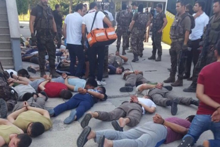 Novi neredi u Istanbulu, pucnjava na aerodromu (FOTO,VIDEO)
