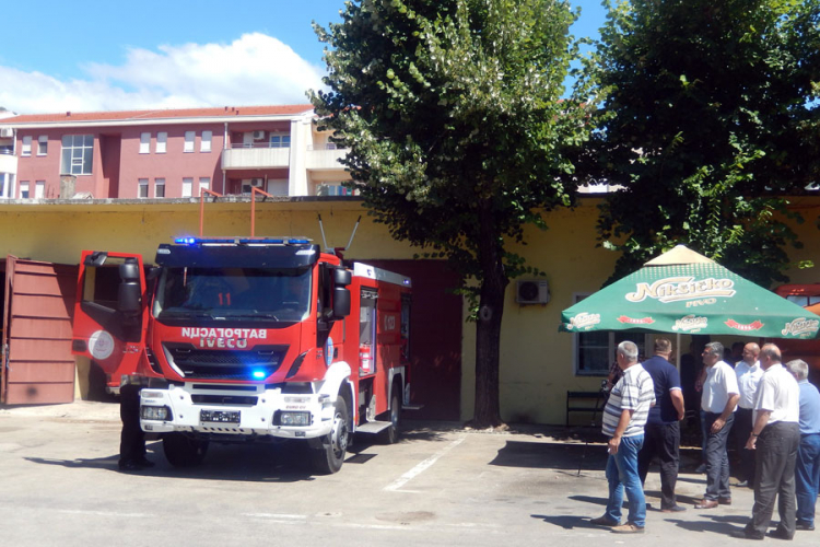 Trebinjski vatrogasci dobili novu cisternu nakon 32 godine