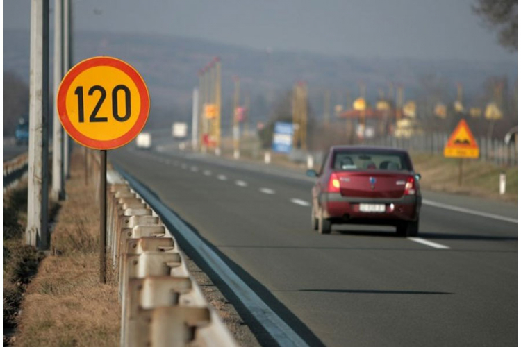 Stanje na putevima: Mjestimično vlažni kolovozi