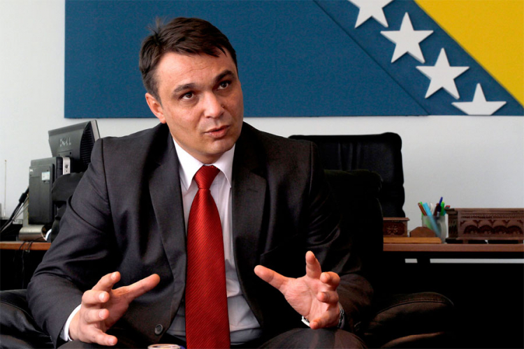 Ahmetović: Dodik je prešao crvenu liniju
