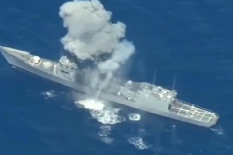 Amerikanci, Južnokeranci, Kanađani i Australci 12 sati potapali ratni brod (VIDEO)