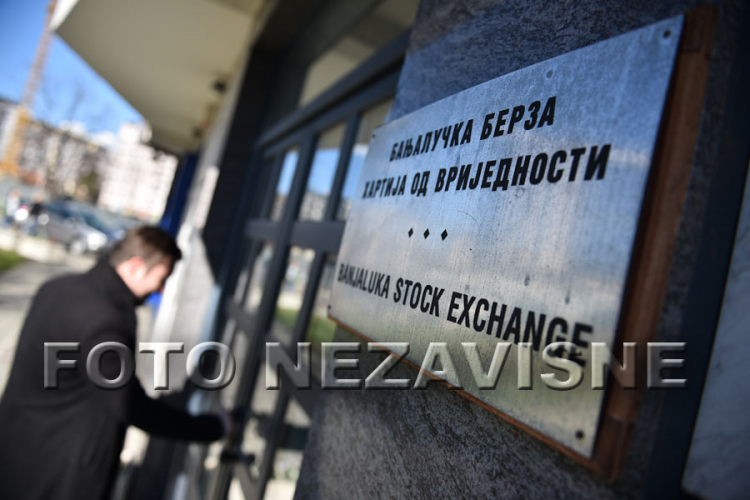 Promet uzletio, ali su indeksi snažno potonuli
