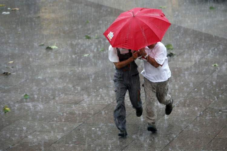 Oblačno i nestabilno vrijeme, temperatura do 34