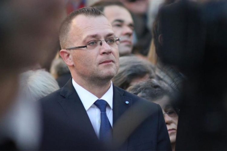 U Hrvatskoj grafit "živio hrvatski musliman Zlatko Hasanbegović"