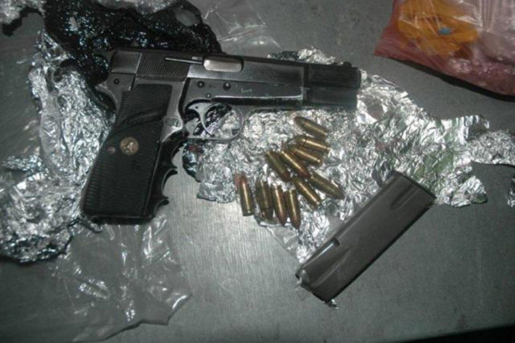 U vozilu Albanca na Horgošu nađen arsenal oružja i droga