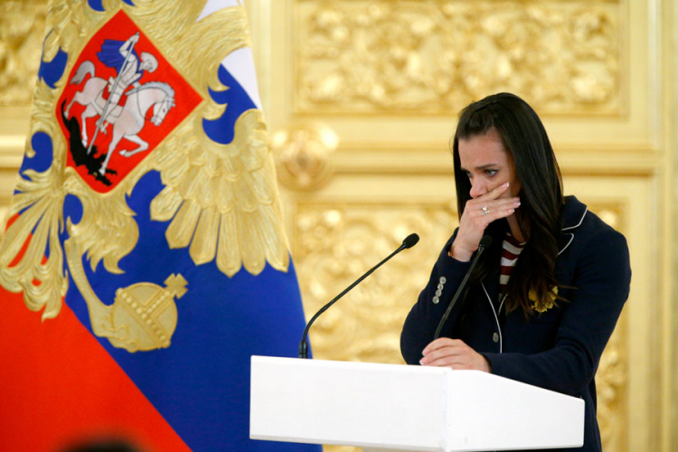 Isinbajeva se rasplakala pred Putinom: Lišeni smo sna (VIDEO)