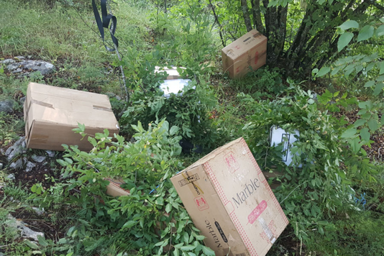 Na leđima krijumčarili 4.000 kutija cigareta iz Crne Gore u BiH