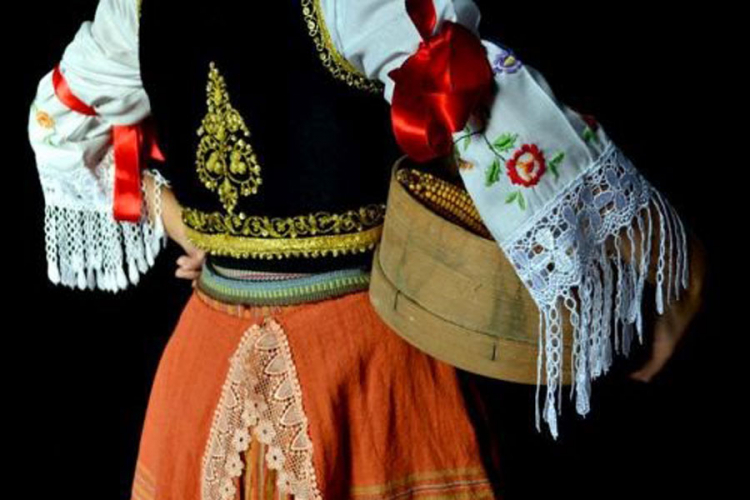 Srpska svadba: Mlada bacila sito i otišla u porodilište