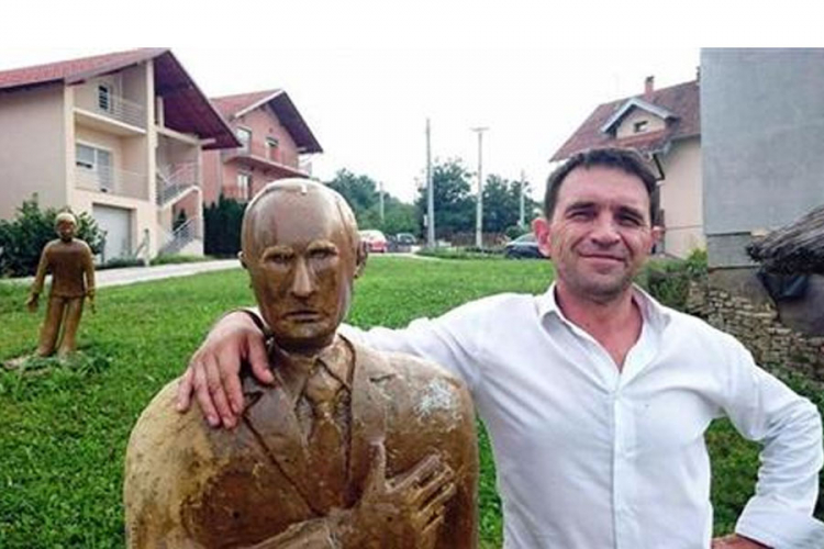 Banjalučanin napravio Putina "od blata"


