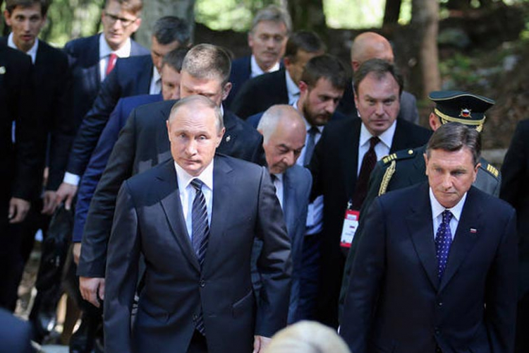Putin i Pahor otkrili spomenik ruskim vojnicima