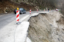 Odron ponovo otežava saobraćaj na putu Karanovac-Kneževo