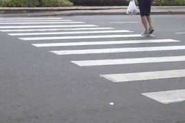Pješaku zgazio stopalo na pješačkom prelazu u Tesliću
