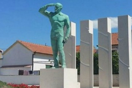 Spomenik ustaškog teroriste "krvavih ruku" (FOTO)