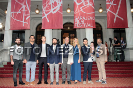 SFF: Crvenim tepihom prošetala ekipa filma "Livada"