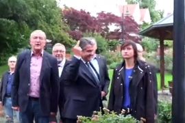 Njemački vicekancelar pokazao srednji prst desničarima (VIDEO)