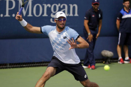 Troicki u pet setova do drugog kola