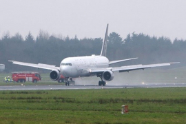 Irska: Avion prinudno sletio, šesnaest ljudi povređeno