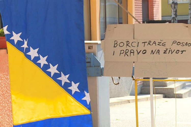 Demobilisani borci blokirali granice i magistralne puteve