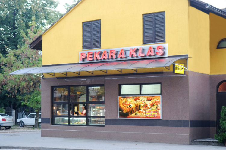 Masovna tuča u Banjaluci: Devetorica se potukla zbog bureka
