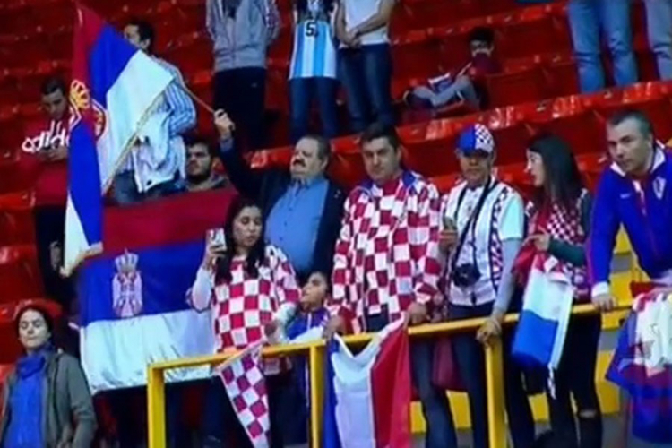 Sport zbližava: Srbi i Hrvati rame uz rame na tribinama (VIDEO)
