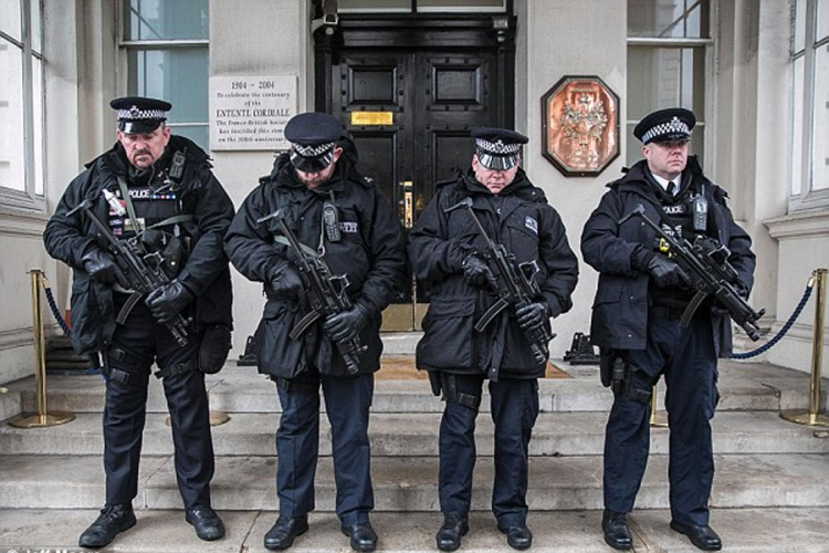 London povećava broj naoružanih policajaca na ulicama