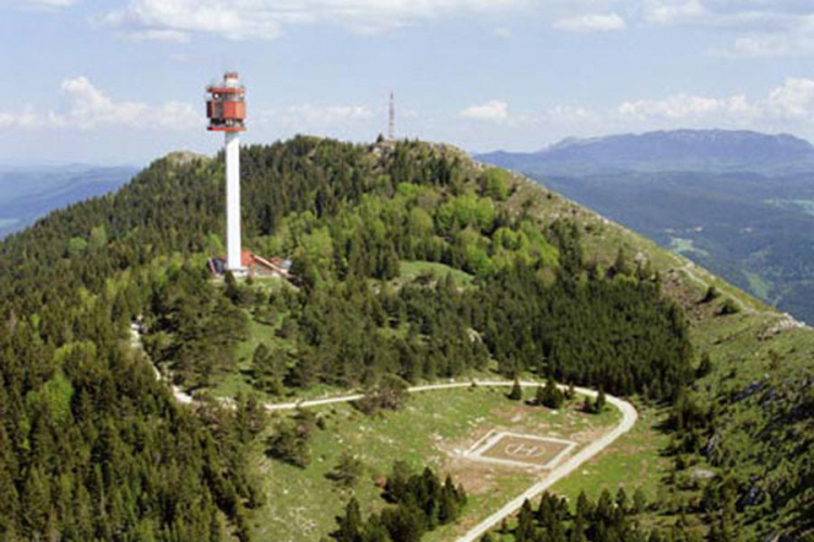 Uvredljive poruke na Trebeviću: Četnici, marš iz Bosne (FOTO)