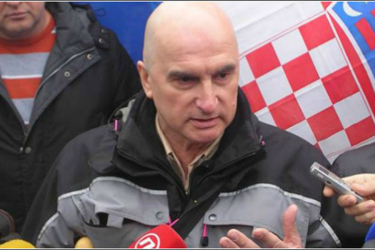 Hrvatski veteran: Proslava 'Oluje' u Kninu - marš ustaša