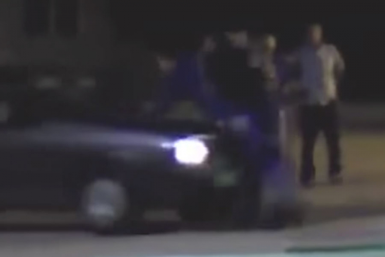 Igrali kolo na ulici, vozač "golfa" ih namjerno pregazio? (VIDEO)