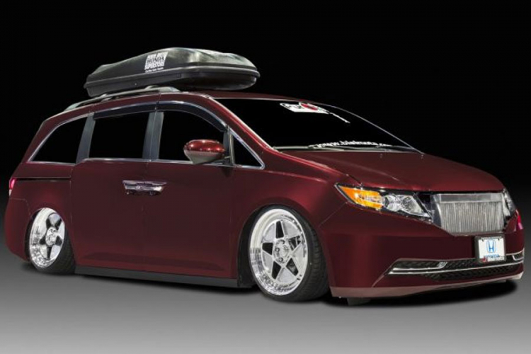 Honda Odyssey van sa preko 1.000 ks (FOTO)