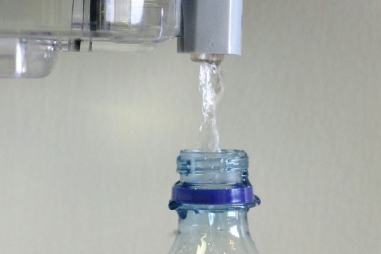 Plastične flaše za vodu prljavije od WC šolje

