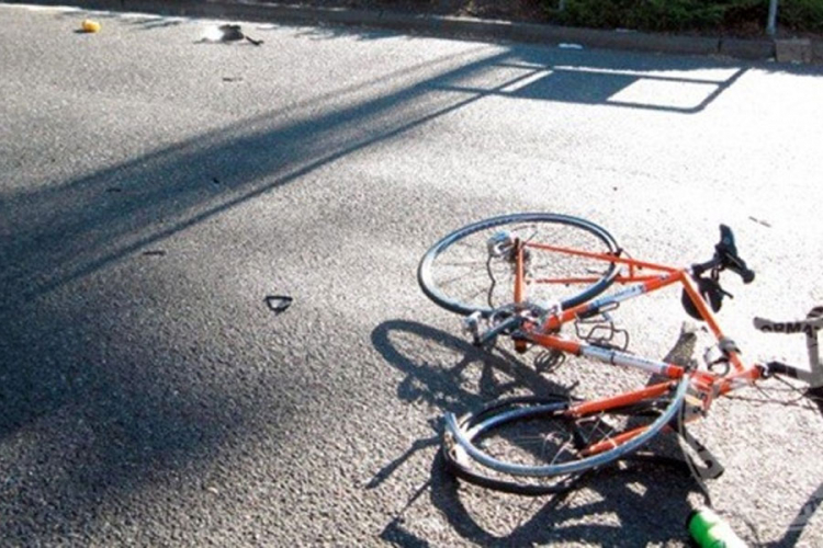 Priboj: Sudarili se motociklista i biciklista