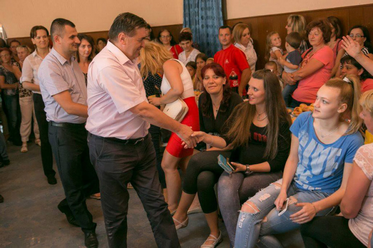 Predizborna trka u Doboju uveliko traje
