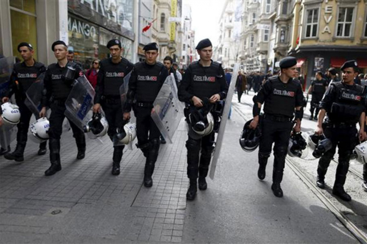 Policija pokrenula racije u 44 firme u Istanbulu