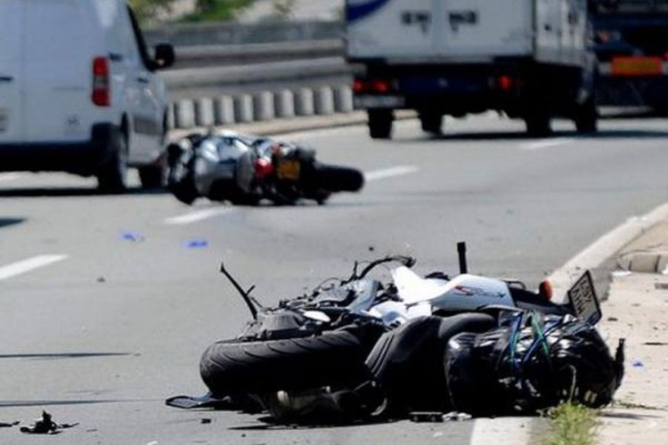 U Prijedoru lakše povrijeđen motociklista