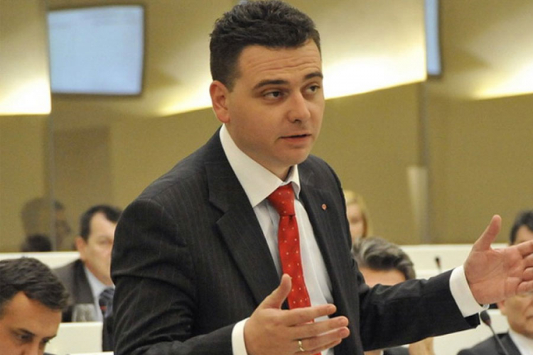 Magazinovićeva ideja o testiranju političara na droge jeftin štos