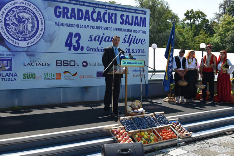 Smotra šljive u Gradačcu