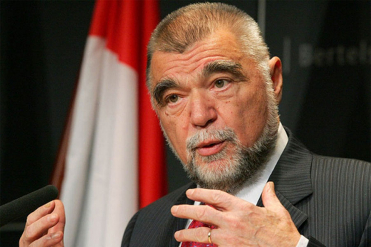 Mesić: Milanovićeve izjave su samo eksces