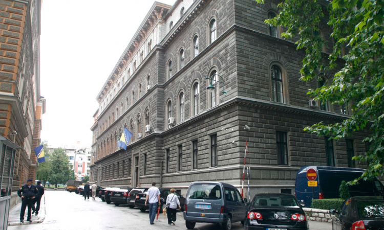 Ambasadorski položaj - nagrada za najodanije