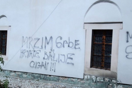 Na džamiji u Sarajevu osvanulo: Mrzim Srbe, Hrvate, Balije. Cigan ...