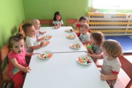 Viršle i slatkiše zamijenili voćem i povrćem