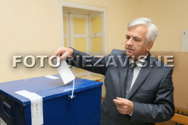 Čubrilović: Sankcije mogu samo da pogoršaju situaciju