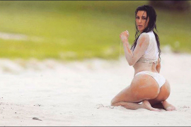 Ukrajinski novinar pokušao da poljubi Kim Kardašijan u zadnjicu ...