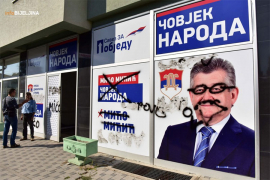 Uništeni plakati Miće Mićića