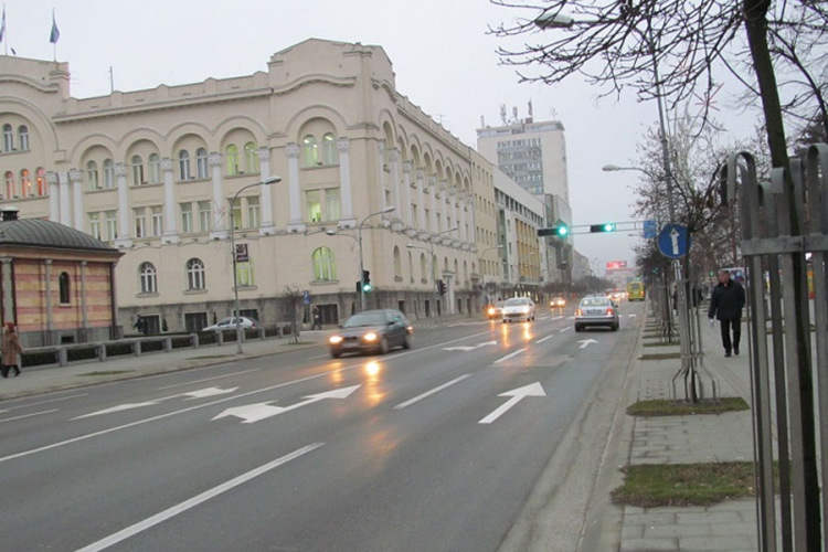 Stanjje na putevima:  Poseban oprez u zonama škola
